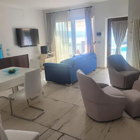 Semesterbostad Alelula Luxury Homespa